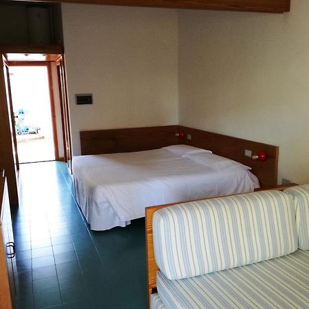 Hotel Kyrie Isole Tremiti Сан-Домино Экстерьер фото