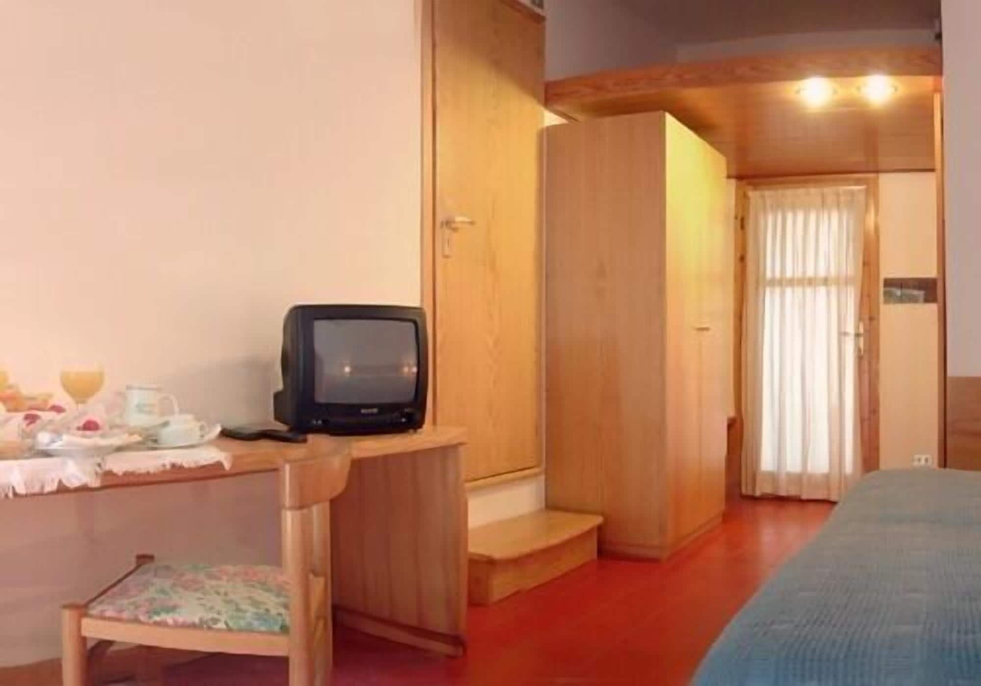 Hotel Kyrie Isole Tremiti Сан-Домино Экстерьер фото